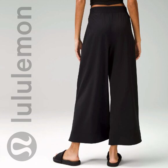 LULULEMON Stretch Woven High-Rise Wide-Leg Cropped Pant - Picture 3 of 14